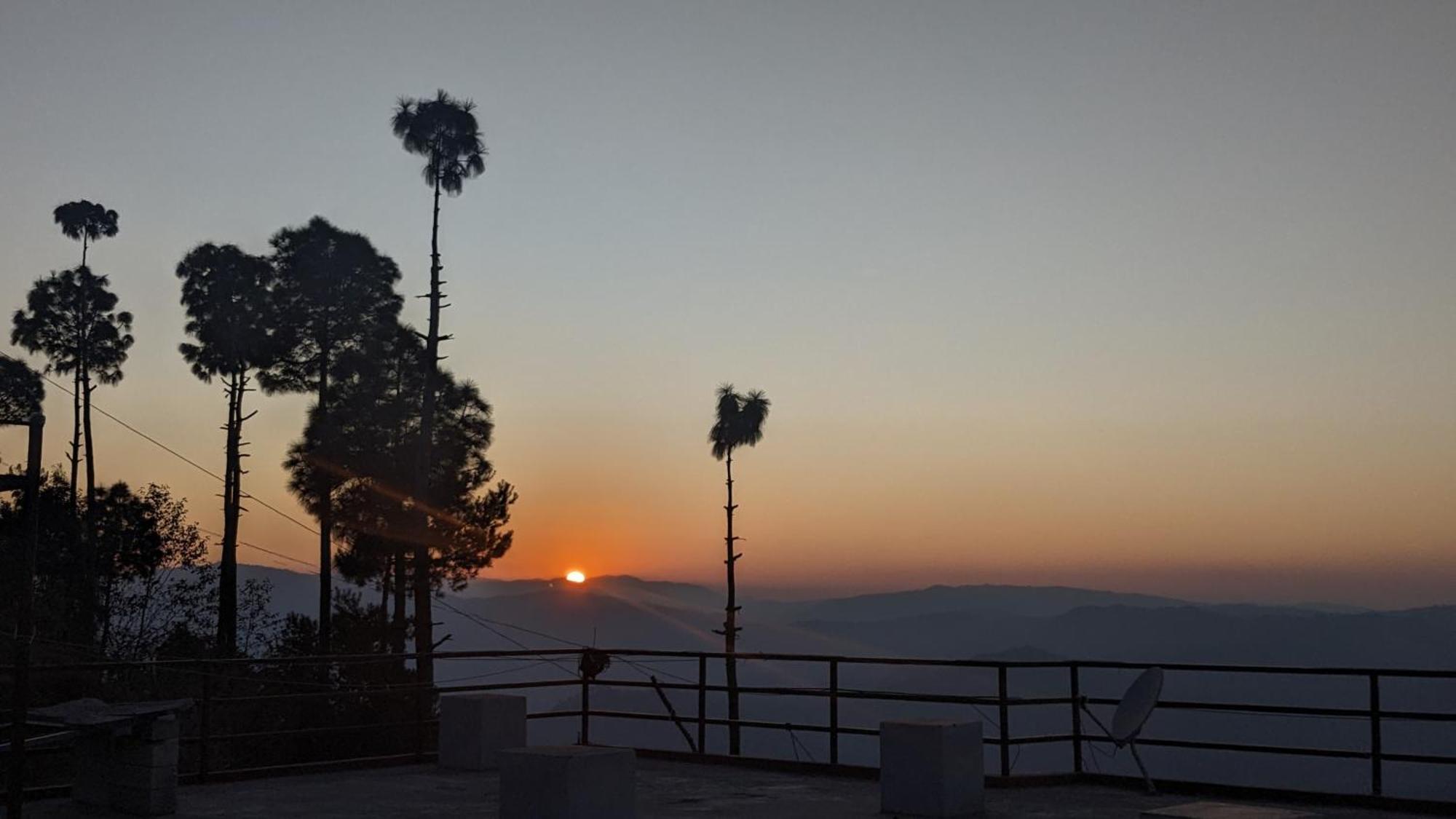 The Buransh Inn Almora Exterior foto